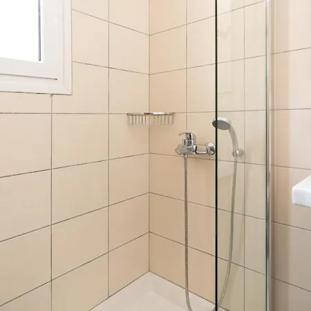 Nondas Apartament *
